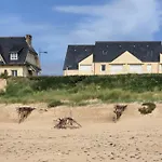 Le Balcon De Jersey, Rdc Et Jardin Face A La Mer, Intendance Luxury Host