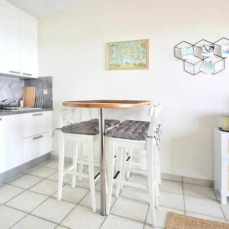 Le Balcon De Jersey, Rdc Et Jardin Face A La Mer, Intendance Luxury Host شقة