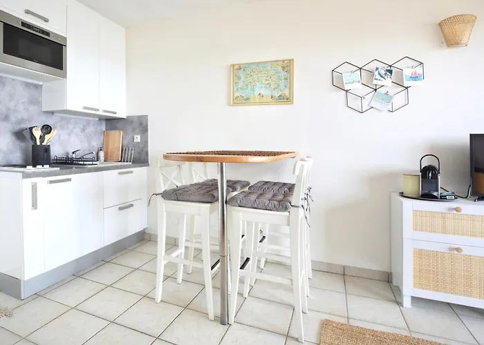 Le Balcon De Jersey, Rdc Et Jardin Face A La Mer, Intendance Luxury Host شقة